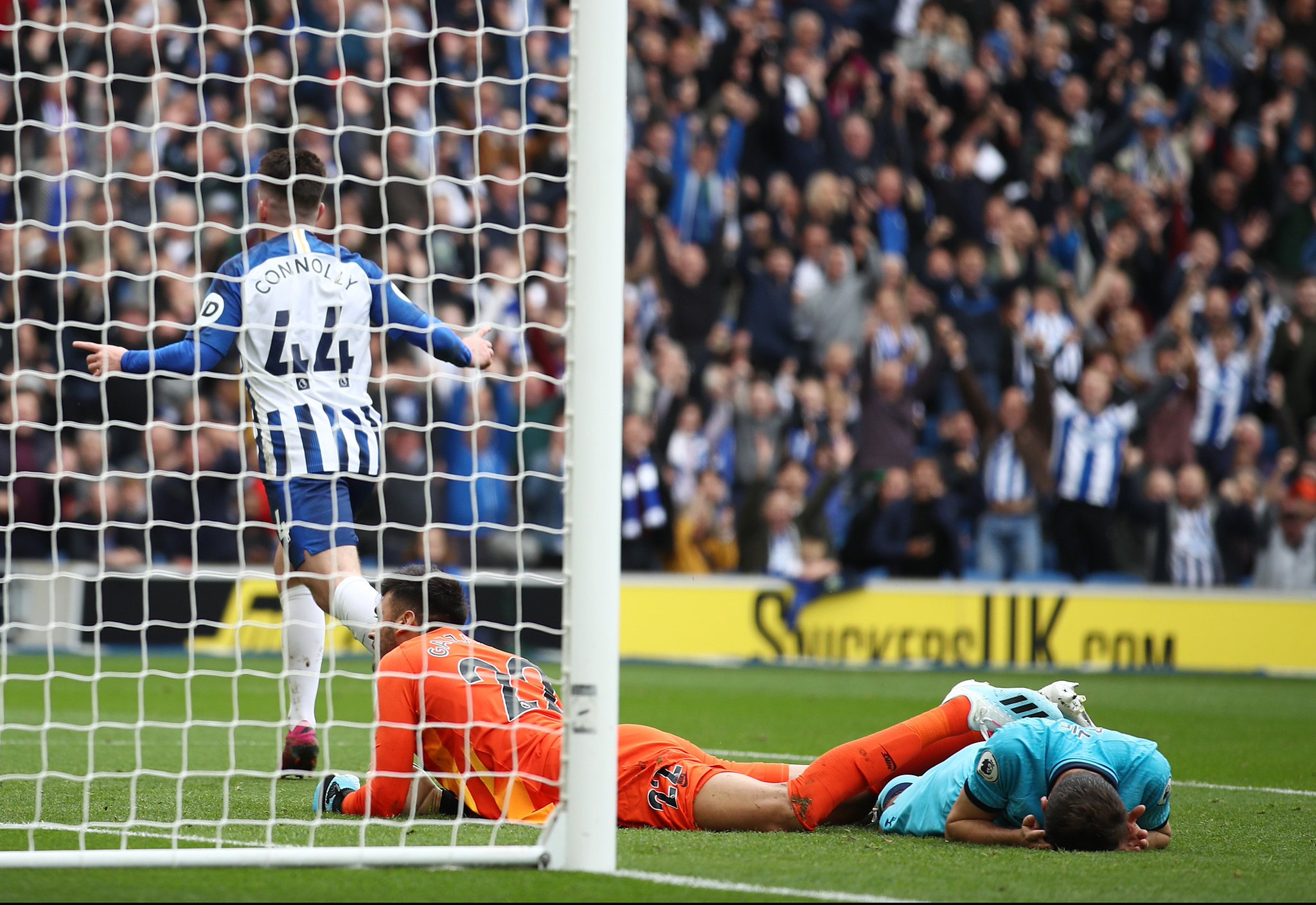 乐部中表现 乐部中表现