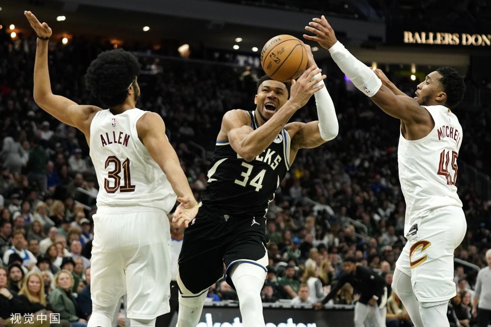 出的运动衫 出的运动衫